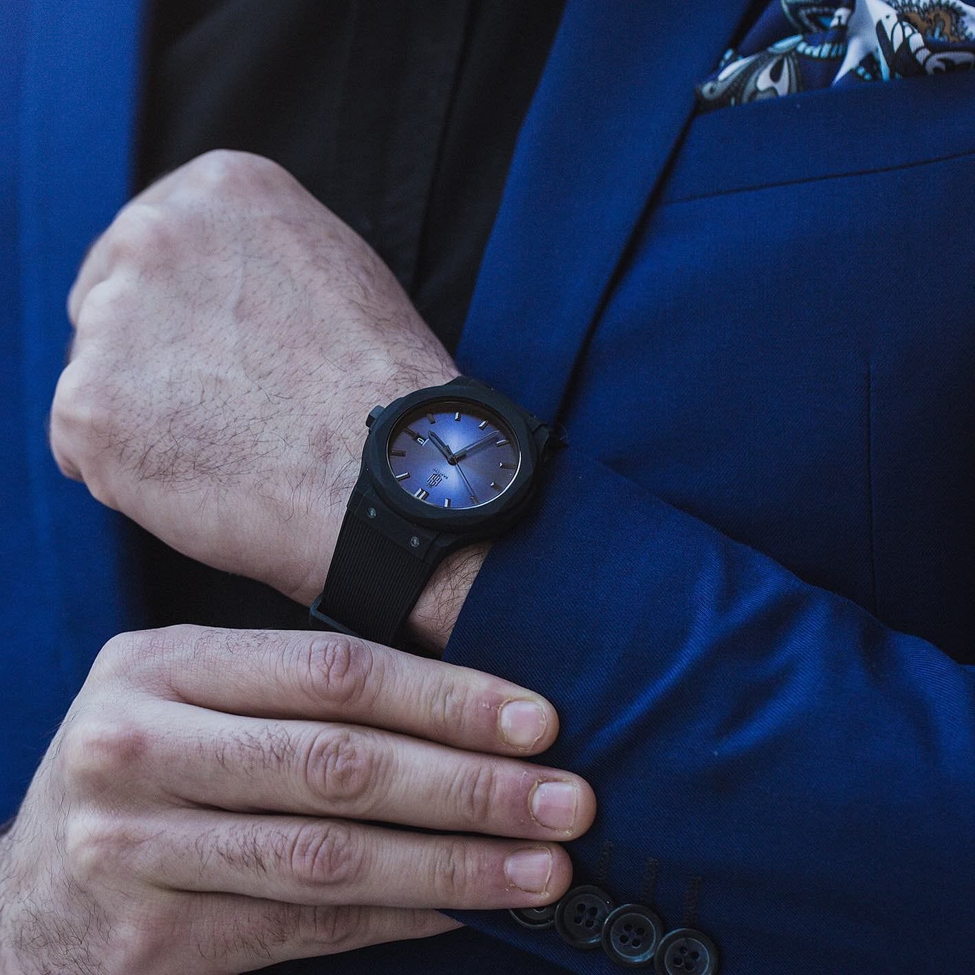 Saatchi Poly Carbonate Blue 44 MM Quartz Men