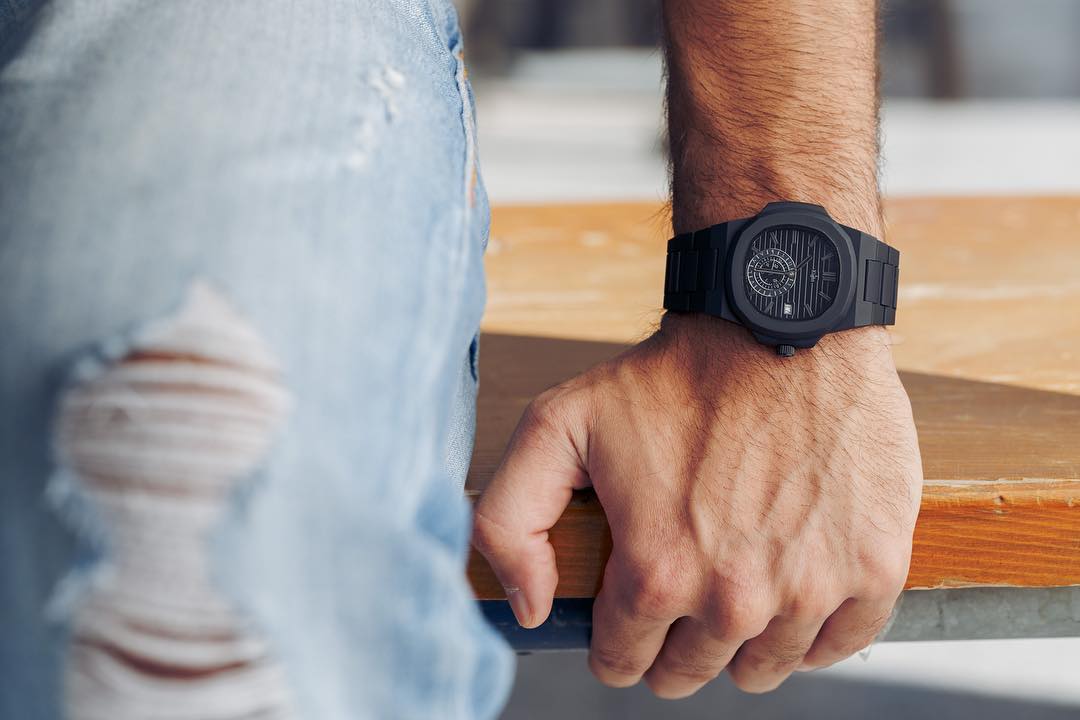 eight-kuwait-watch-the-chrono-black