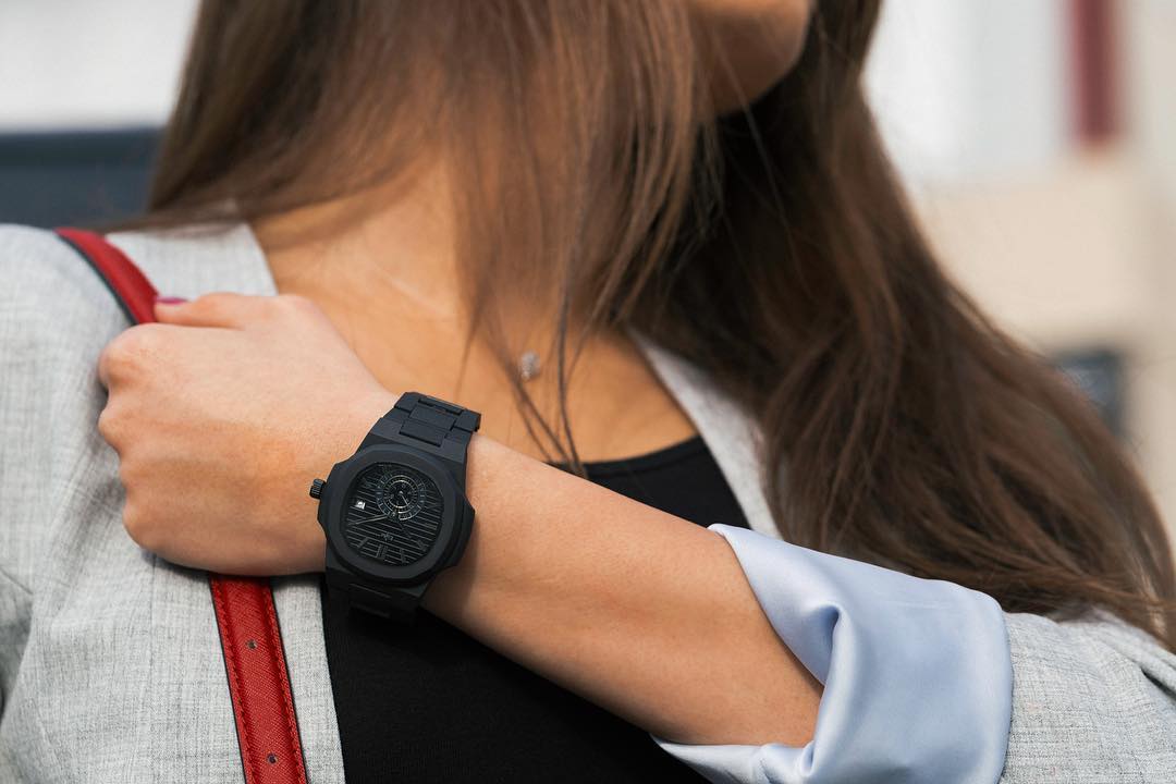 eight-kuwait-watch-the-chrono-black