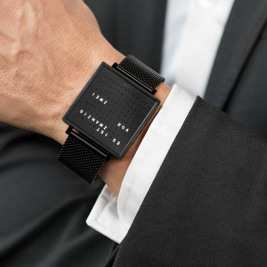 qlocktwo-w39-black-steel