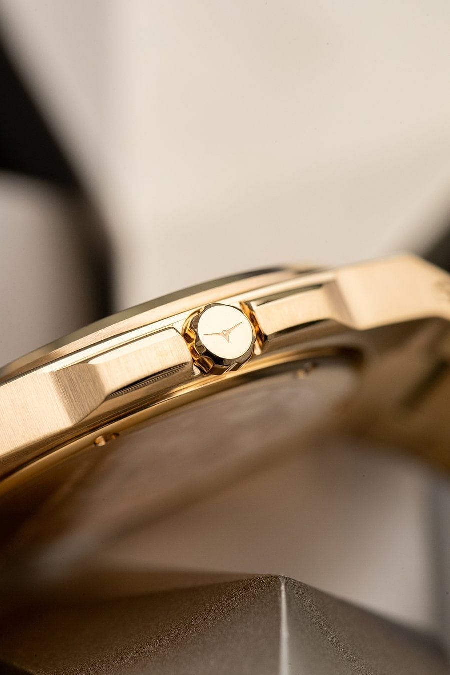 zinvo-rival-volt-gold-watch